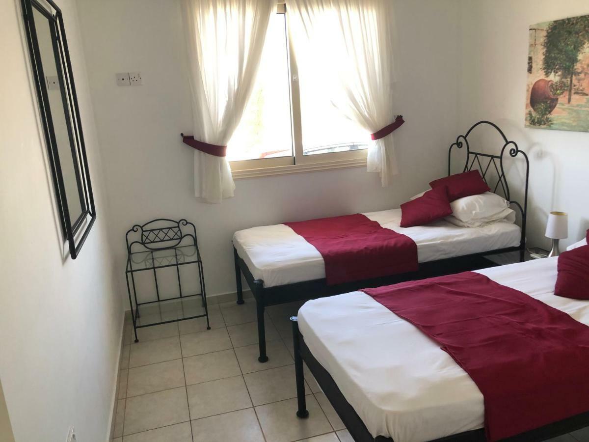 Royal Seacrest Apartment Пафос Экстерьер фото