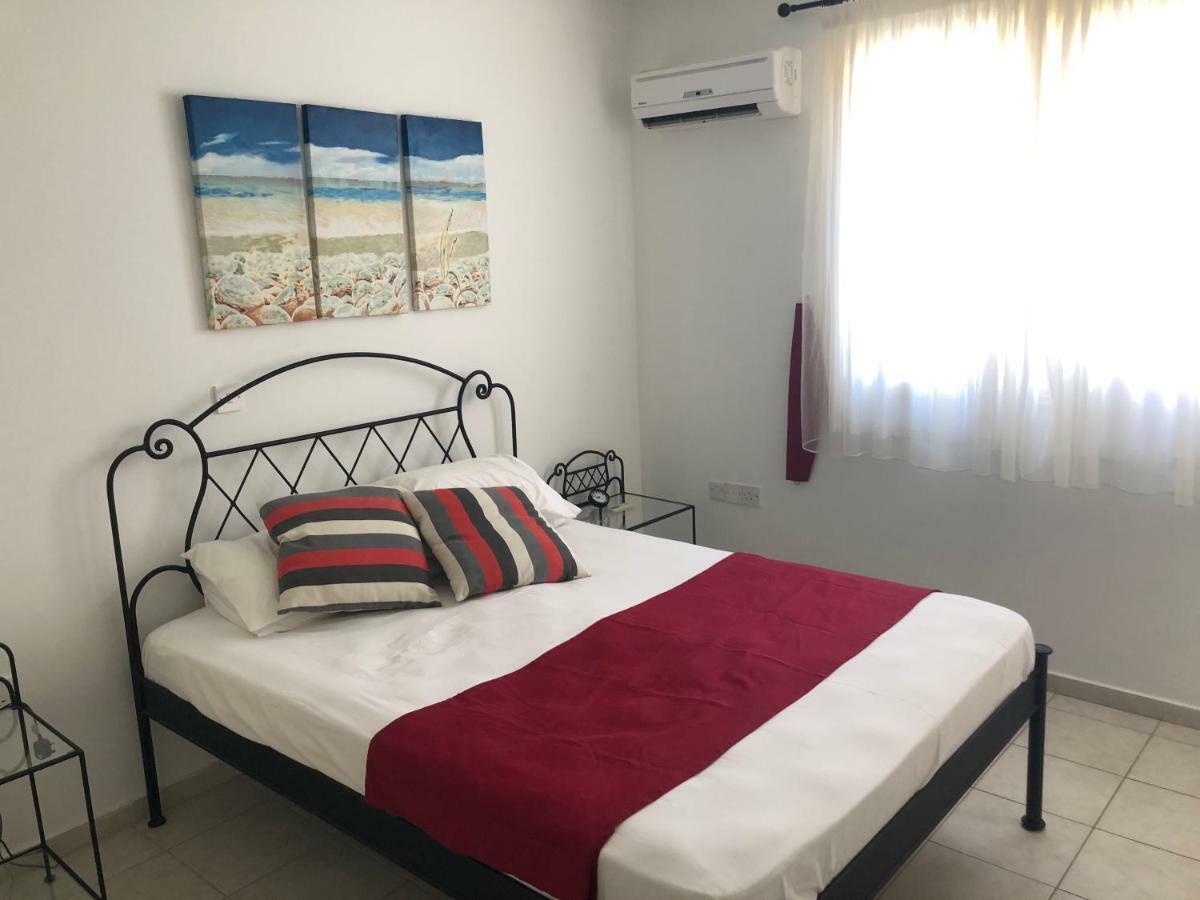 Royal Seacrest Apartment Пафос Экстерьер фото