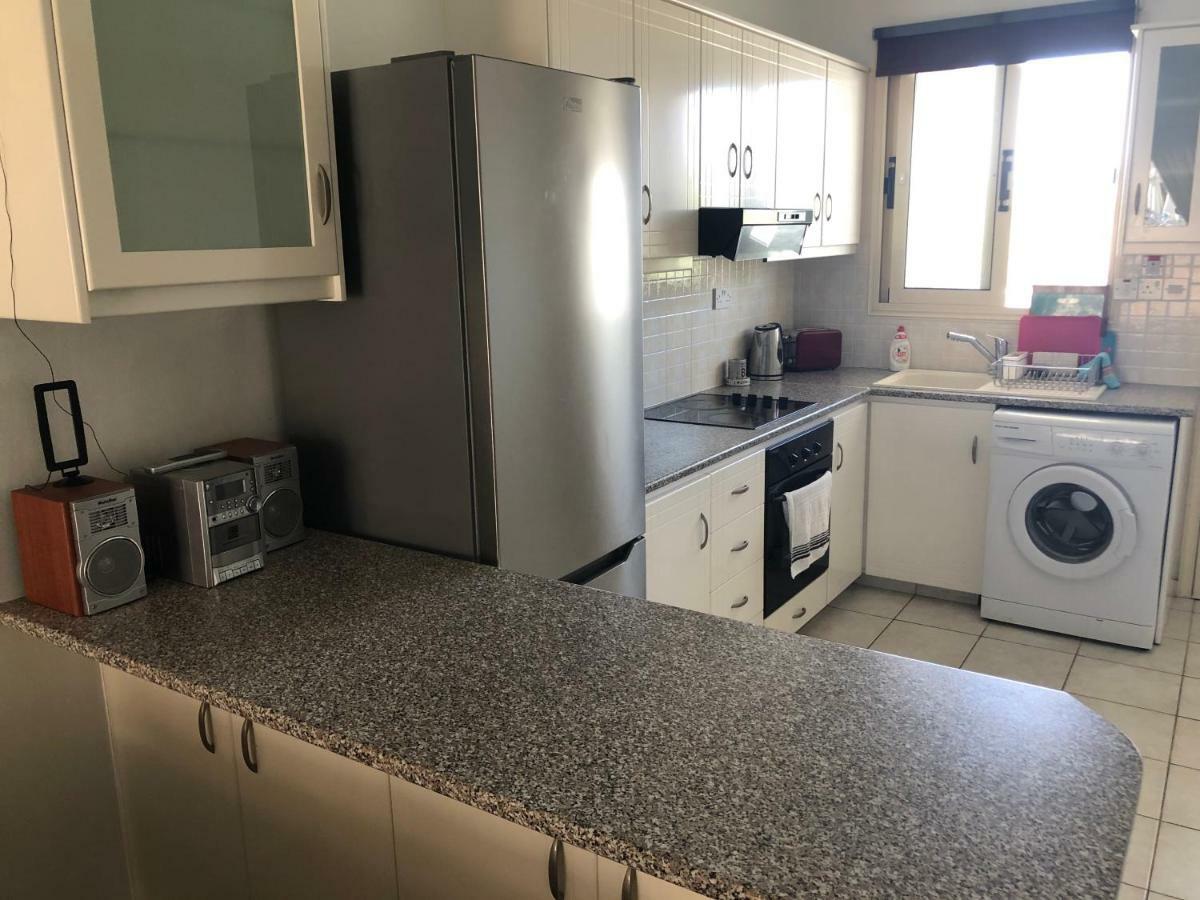 Royal Seacrest Apartment Пафос Экстерьер фото