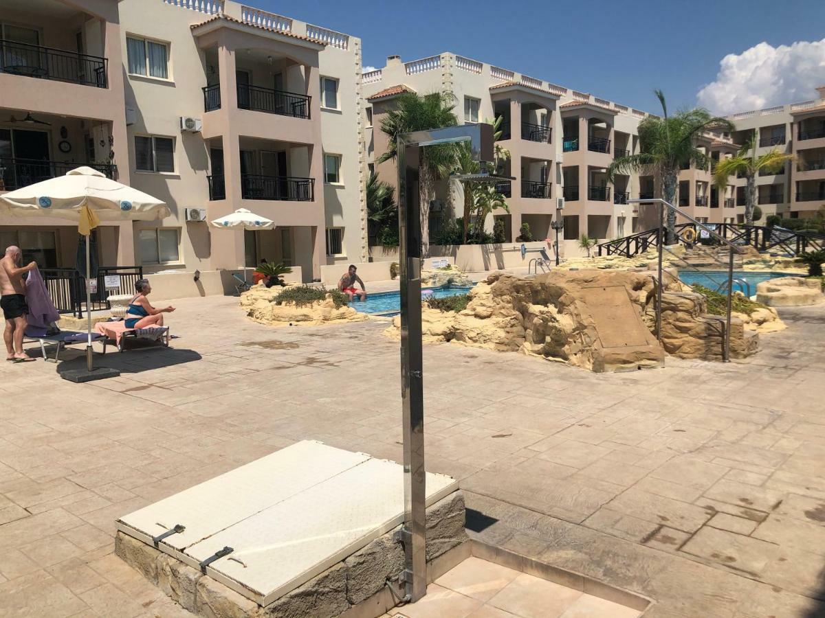 Royal Seacrest Apartment Пафос Экстерьер фото