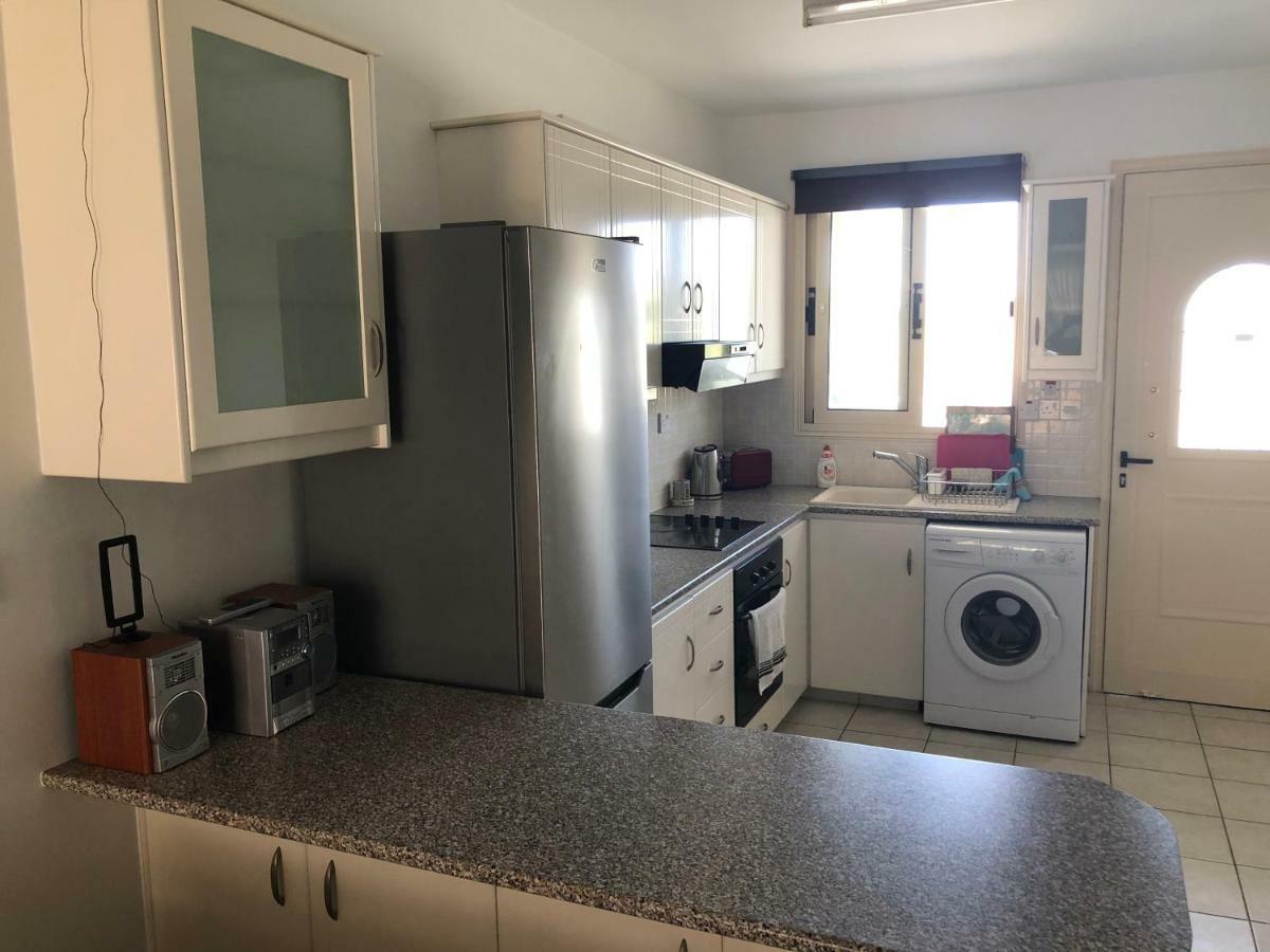 Royal Seacrest Apartment Пафос Экстерьер фото