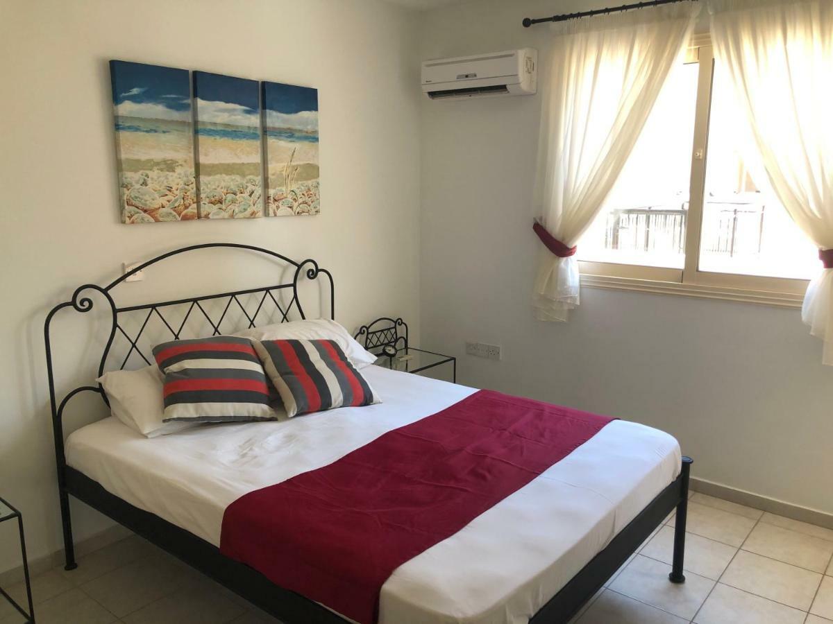 Royal Seacrest Apartment Пафос Экстерьер фото