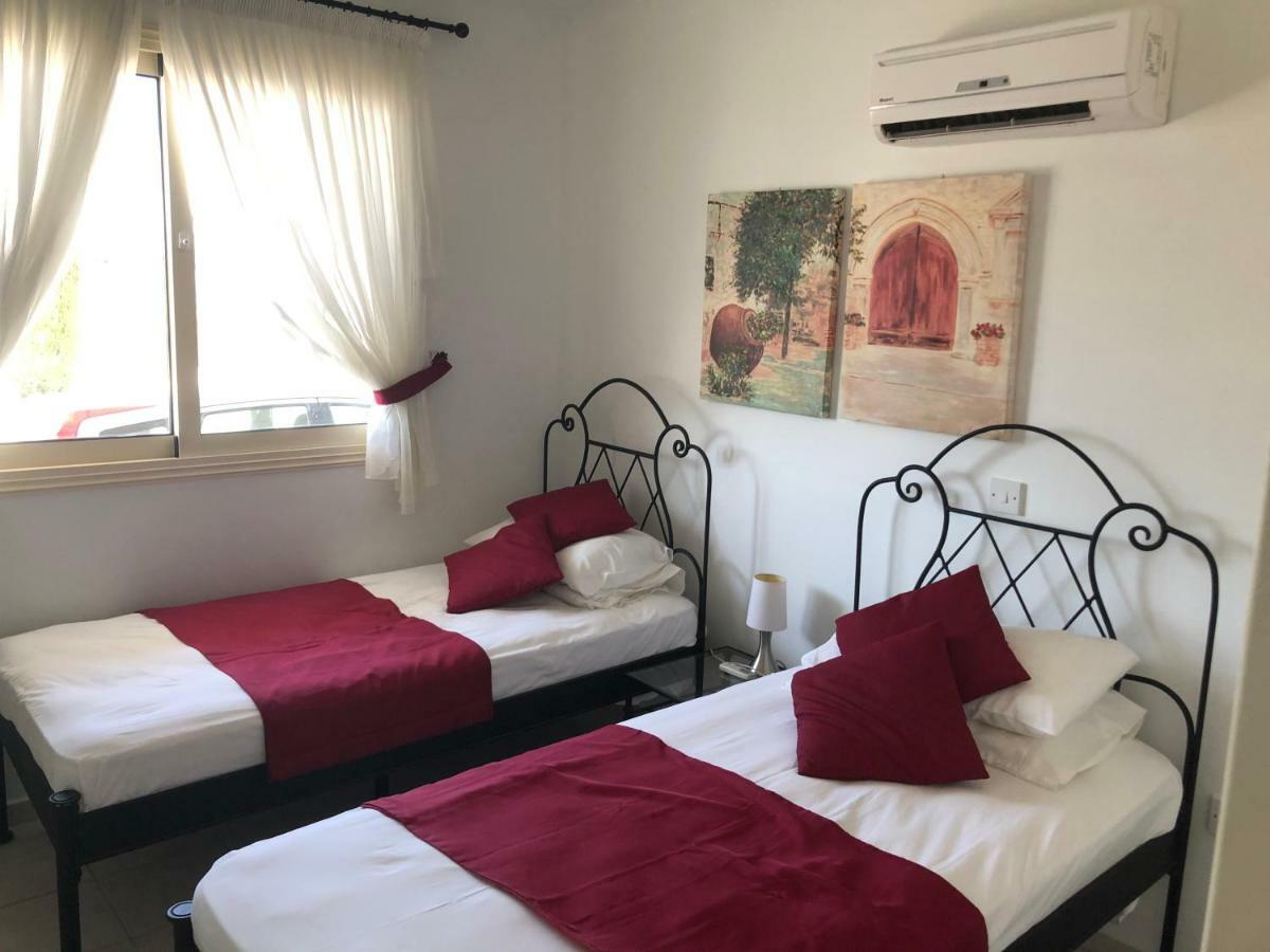 Royal Seacrest Apartment Пафос Экстерьер фото