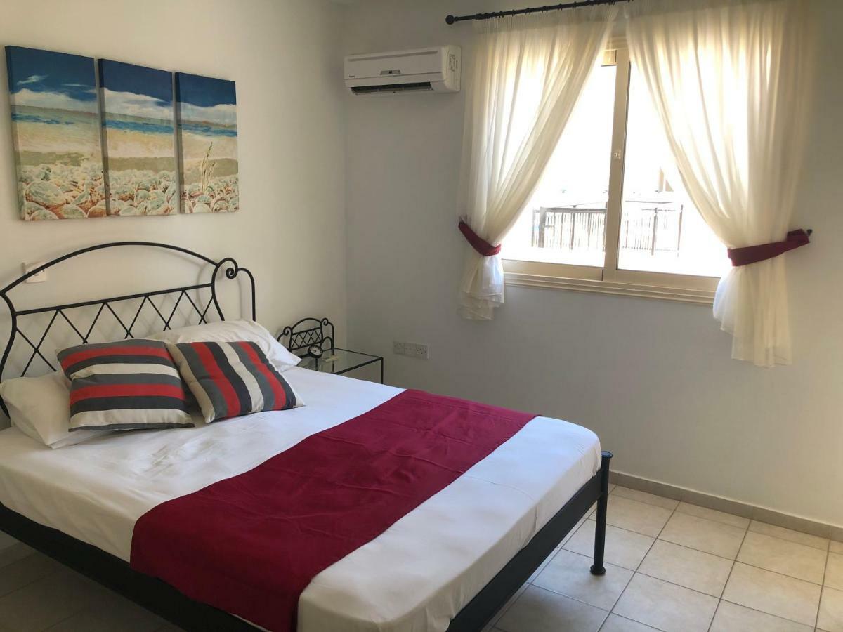 Royal Seacrest Apartment Пафос Экстерьер фото