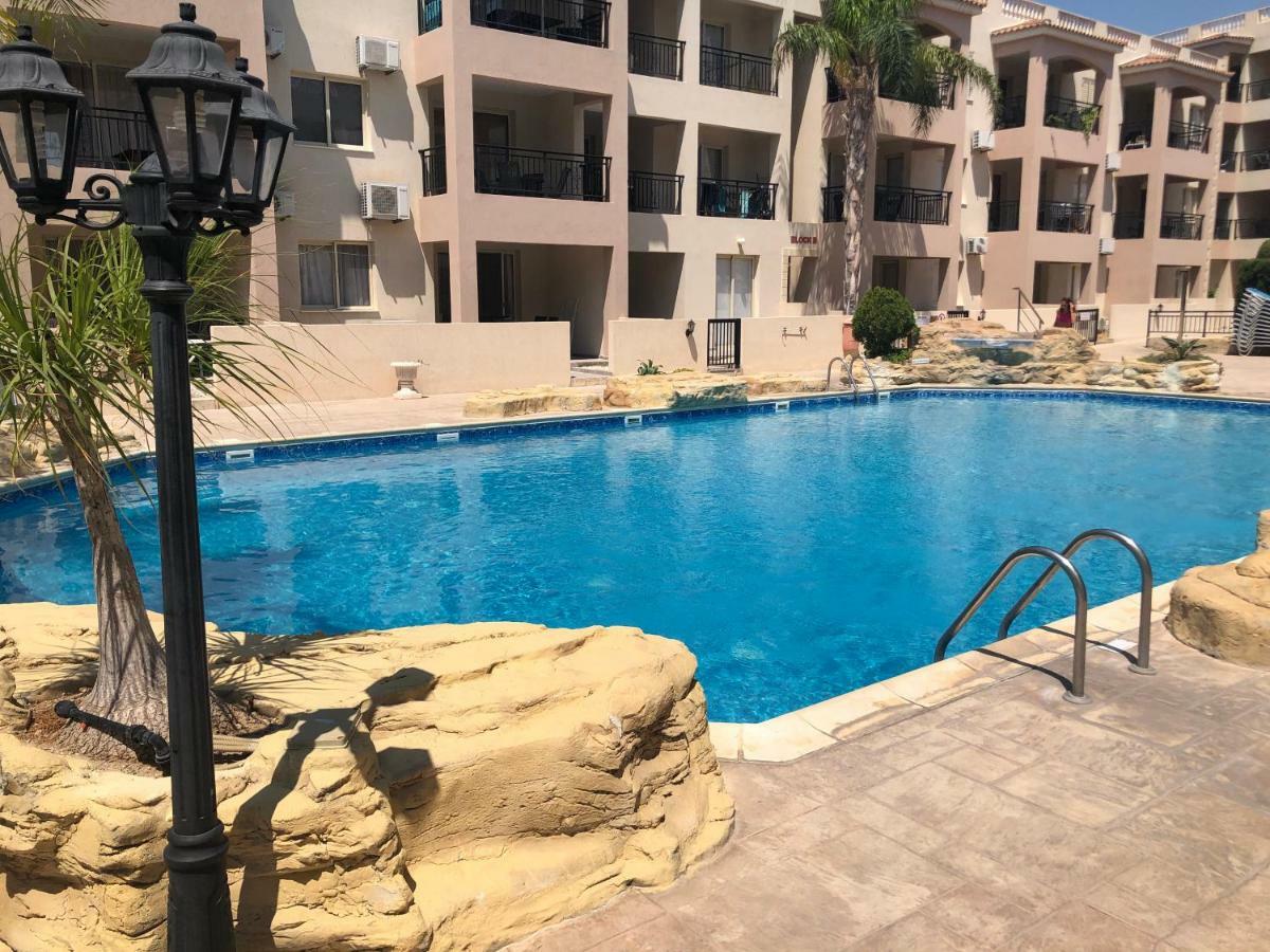 Royal Seacrest Apartment Пафос Экстерьер фото